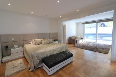Casa de condomínio à venda com 750m², 4 quartos e 8 vagasSuíte 1