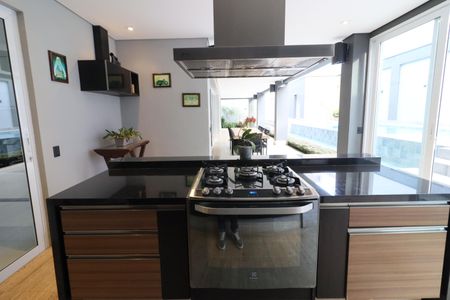 Casa de condomínio à venda com 750m², 4 quartos e 8 vagasChurrasqueira
