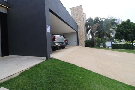 Casa de condomínio à venda com 750m², 4 quartos e 8 vagasGaragem