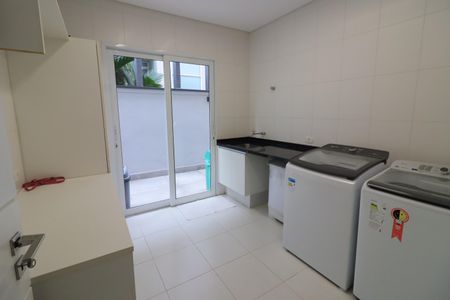Casa de condomínio à venda com 750m², 4 quartos e 8 vagasCozinha e Área de Serviço