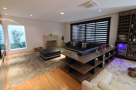 Casa de condomínio à venda com 750m², 4 quartos e 8 vagasSala