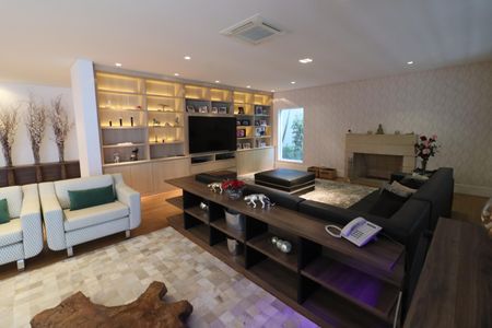 Casa de condomínio à venda com 750m², 4 quartos e 8 vagasSala