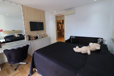 Casa de condomínio à venda com 750m², 4 quartos e 8 vagasSuíte 3