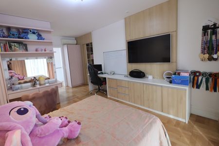 Casa de condomínio à venda com 750m², 4 quartos e 8 vagasSuíte 2
