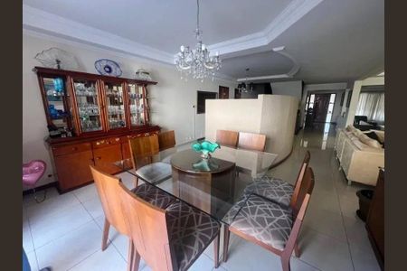 Casa à venda com 480m², 5 quartos e 5 vagas