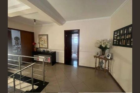 Casa à venda com 480m², 5 quartos e 5 vagas