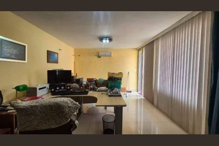 Casa à venda com 4 quartos, 246m² em Vila Adalgisa, São Paulo