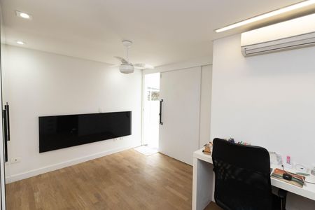 Casa de condomínio à venda com 560m², 5 quartos e 6 vagas Casa de condomínio à venda com 560m², 5 quartos e 6 vagasSuite 2