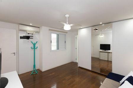 Casa de condomínio à venda com 560m², 5 quartos e 6 vagas Casa de condomínio à venda com 560m², 5 quartos e 6 vagasSuíte