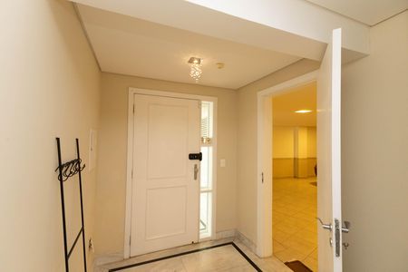 Casa de condomínio à venda com 560m², 5 quartos e 6 vagas