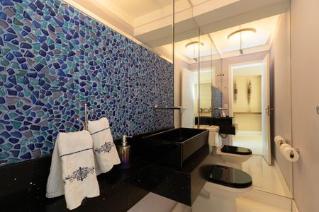 Casa de condomínio à venda com 560m², 5 quartos e 6 vagas Casa de condomínio à venda com 560m², 5 quartos e 6 vagasLavabo