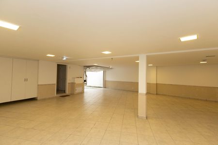 Casa de condomínio à venda com 560m², 5 quartos e 6 vagas Casa de condomínio à venda com 560m², 5 quartos e 6 vagasGaragem