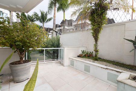Casa de condomínio à venda com 560m², 5 quartos e 6 vagas