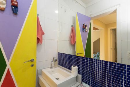 Casa de condomínio à venda com 560m², 5 quartos e 6 vagas Casa de condomínio à venda com 560m², 5 quartos e 6 vagasBanheiro 5