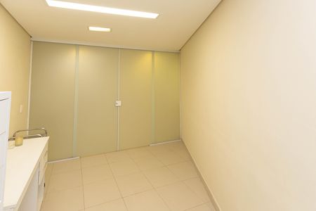 Casa de condomínio à venda com 560m², 5 quartos e 6 vagas Casa de condomínio à venda com 560m², 5 quartos e 6 vagasEscritório