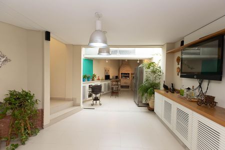 Casa de condomínio à venda com 560m², 5 quartos e 6 vagas Casa de condomínio à venda com 560m², 5 quartos e 6 vagasÁrea Gourmet