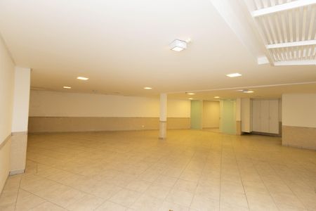 Casa de condomínio à venda com 560m², 5 quartos e 6 vagas Casa de condomínio à venda com 560m², 5 quartos e 6 vagasGaragem