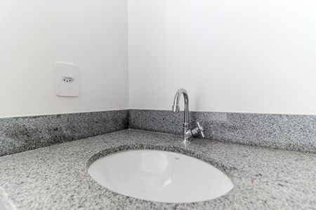 Banheiro de kitnet/studio para alugar com 1 quarto, 24m² em Campos Elíseos, São Paulo
