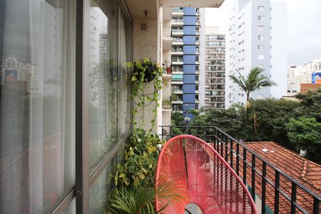 Apartamento à venda com 67m², 2 quartos e 1 vaga Apartamento à venda com 67m², 2 quartos e 1 vagaVaranda