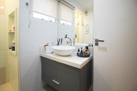 Apartamento à venda com 67m², 2 quartos e 1 vaga Apartamento à venda com 67m², 2 quartos e 1 vagaBanheiro