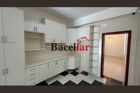 Casa à venda com 451m², 8 quartos e 6 vagas