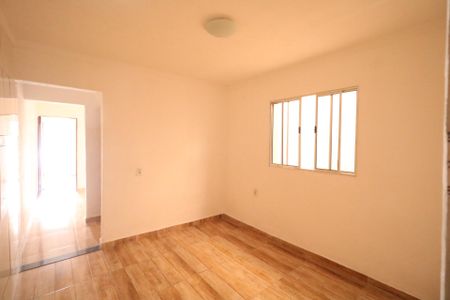 Casa para alugar com 72m², 2 quartos e 1 vaga Casa para alugar com 72m², 2 quartos e 1 vagaSala de Jantar