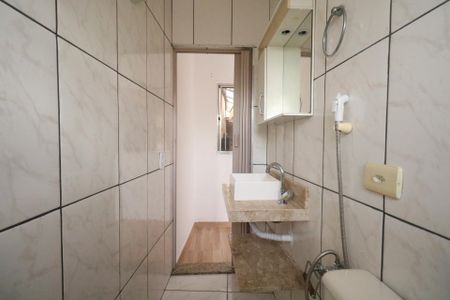 Casa para alugar com 72m², 2 quartos e 1 vaga Casa para alugar com 72m², 2 quartos e 1 vagaBanheiro da Suíte