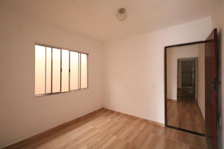 Casa para alugar com 72m², 2 quartos e 1 vaga Casa para alugar com 72m², 2 quartos e 1 vagaQuarto