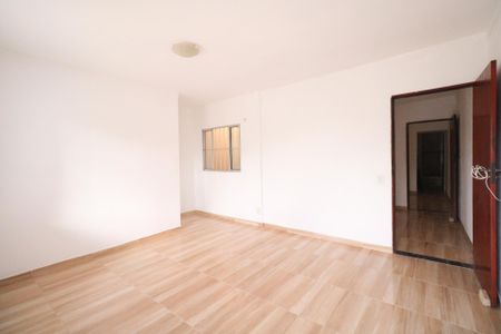 Casa para alugar com 72m², 2 quartos e 1 vaga Casa para alugar com 72m², 2 quartos e 1 vagaSuíte