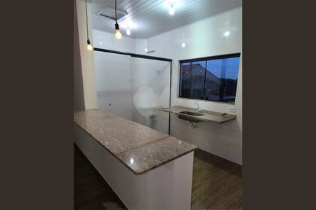 Casa à venda com 240m², 6 quartos e 2 vagas
