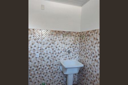 Casa à venda com 240m², 6 quartos e 2 vagas