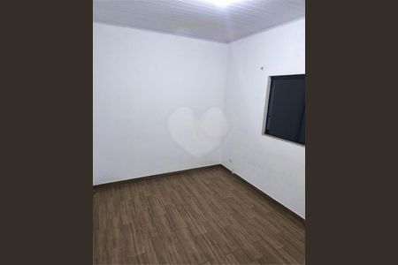 Casa à venda com 240m², 6 quartos e 2 vagas