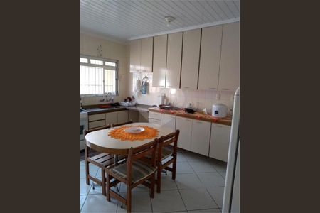 Casa à venda com 195m², 3 quartos e 3 vagas