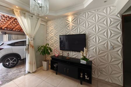 Sala de Estar de casa para alugar com 2 quartos, 110m² em Jardim Santa Lúcia, Campinas