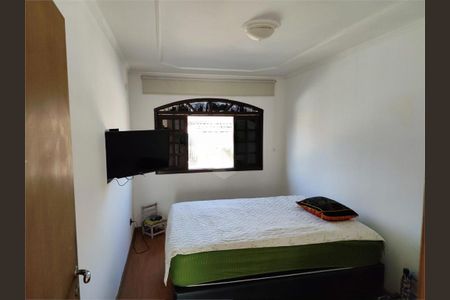 Casa à venda com 3 quartos, 340m² em Vila Serralheiro, São Paulo
