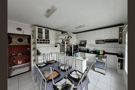 Casa à venda com 3 quartos, 200m² em Vila Mirante, São Paulo