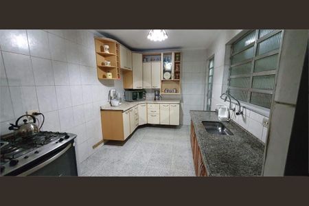 Casa à venda com 85m², 3 quartos e 4 vagas