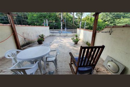 Casa à venda com 85m², 3 quartos e 4 vagas