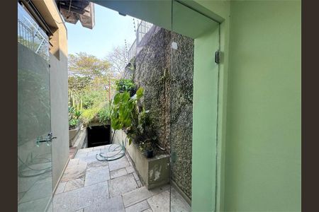 Casa à venda com 4 quartos, 274m² em Jardim Sao Bento, São Paulo