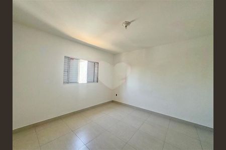 Casa à venda com 2 quartos, 168m² em Vila Nivi, São Paulo