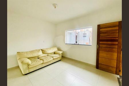 Casa à venda com 2 quartos, 168m² em Vila Nivi, São Paulo
