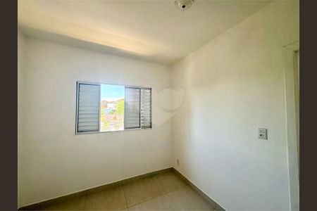 Casa à venda com 2 quartos, 168m² em Vila Nivi, São Paulo