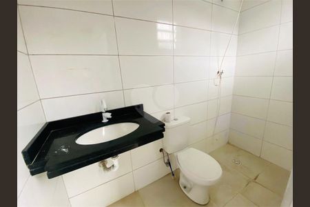 Casa à venda com 2 quartos, 168m² em Vila Nivi, São Paulo