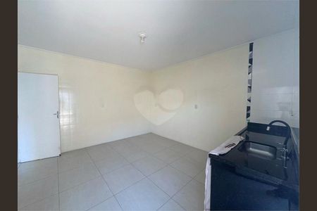 Casa à venda com 2 quartos, 168m² em Vila Nivi, São Paulo