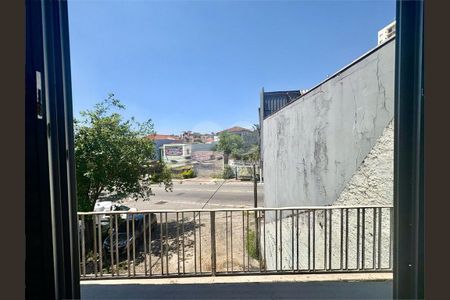 Casa à venda com 2 quartos, 168m² em Vila Nivi, São Paulo