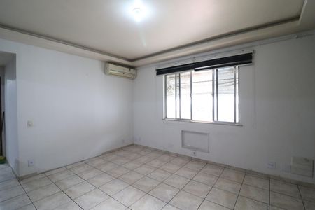 Sala de apartamento para alugar com 2 quartos, 70m² em Jardim Guanabara, Rio de Janeiro