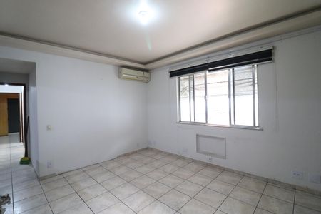 Sala de apartamento para alugar com 2 quartos, 70m² em Jardim Guanabara, Rio de Janeiro