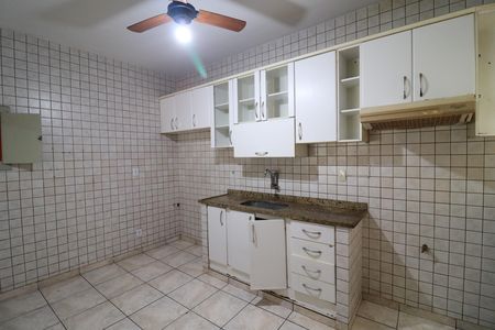 Apartamento para alugar com 70m², 2 quartos e 2 vagasCozinha