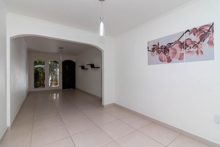 Casa para alugar com 254m², 3 quartos e 2 vagas Casa para alugar com 254m², 3 quartos e 2 vagasSala de Jantar