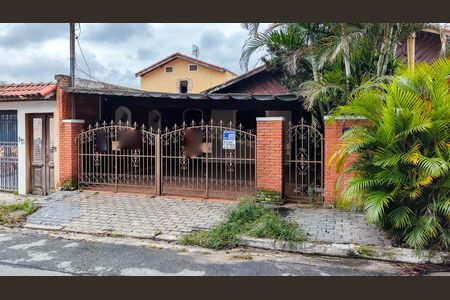 Casa para alugar com 254m², 3 quartos e 2 vagas Casa para alugar com 254m², 3 quartos e 2 vagasFachada